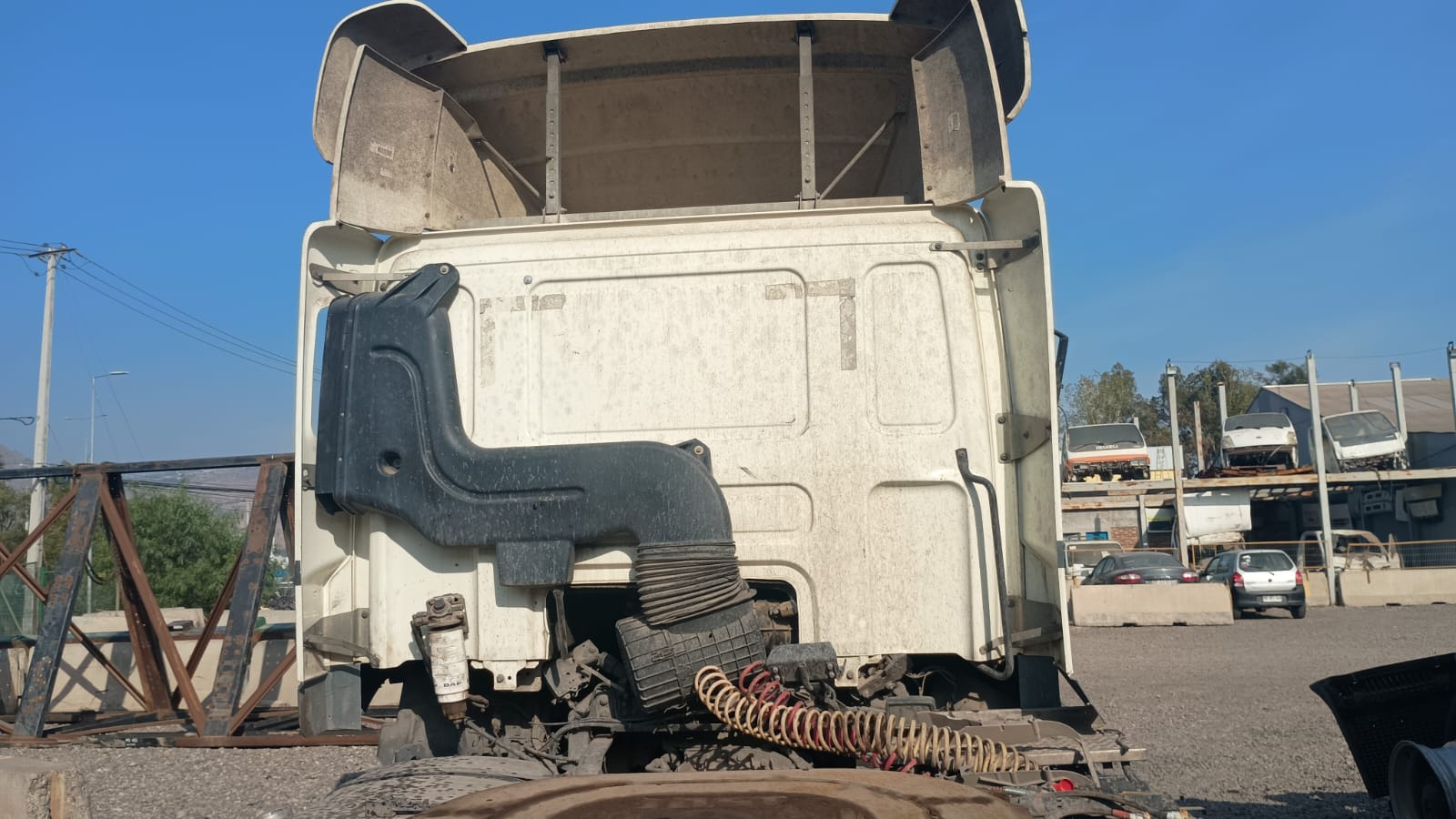 CARROCERíA FRIGORíFICA DAF CF75 FT 2013  USADA  EN DESARME